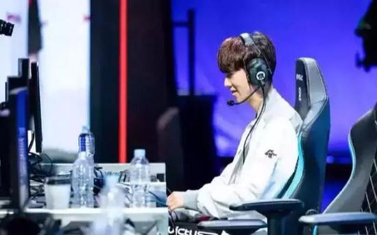 传闻： Poby 和 Oscarinin 将被 Fnatic 替换，NAVI 将重心转向 Czajek
