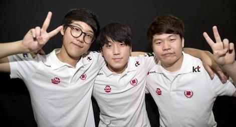 NAVI vs Astralis 和 BIG vs G2： BLAST Bounty 2025 第二轮的紧张对局： 资格赛